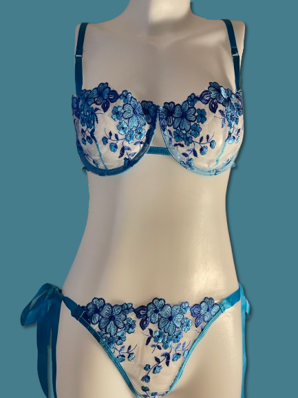 Ensemble de lingerie dentelle fleurs